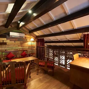 Le Yuen Bed & Breakfast